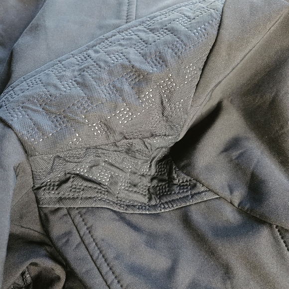 Liz Claiborne Outerwear black jacket w/ hood, fleece lining, fleece sleeve cuff - Picture 9 of 11